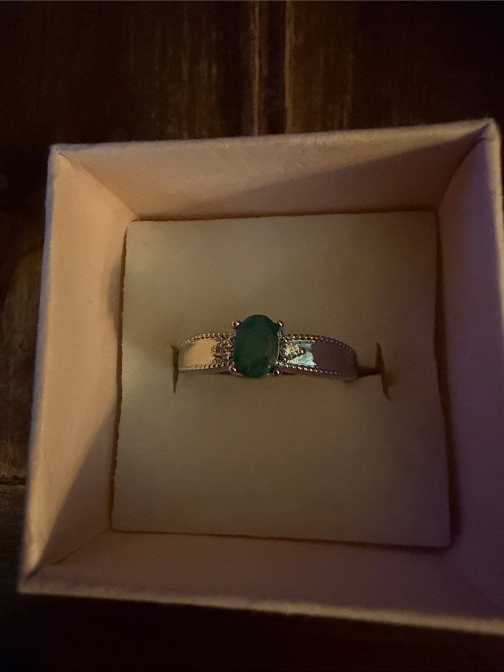 Emerald Green Oval Stone Women's Ring